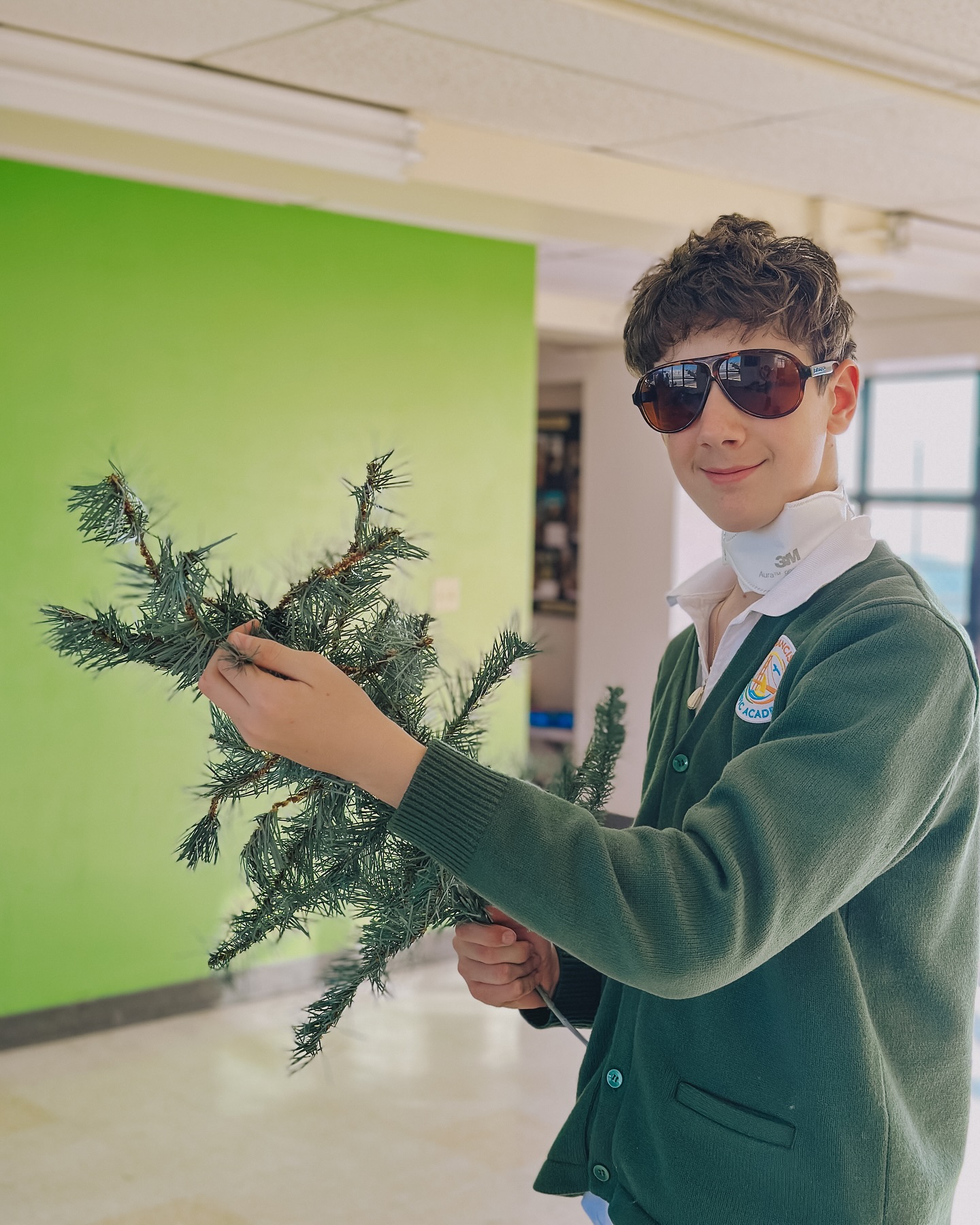 🎄Встречаем Новый год! По традиции праздничную елку наряжают выпускники.

#SanFranciscoPacificAcademy #sanfrancisco #bayareaschool #middleschool #bayareafamilies #ne...
